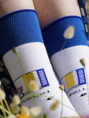 Blooming-Socks-ode_d_3