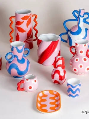 que-rico-vase-rosalia-dancing-dots (1)