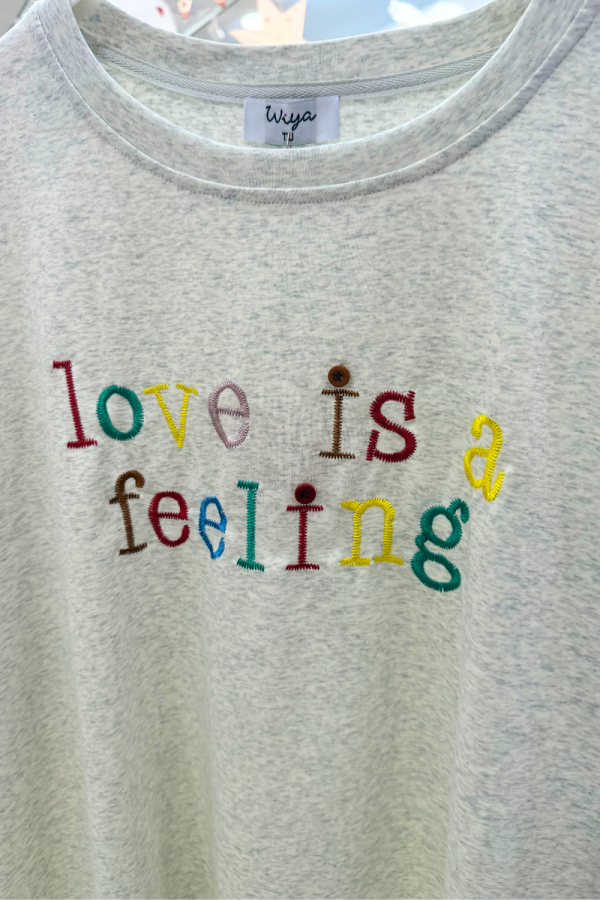 T-Shirt Embroidery Love Grey