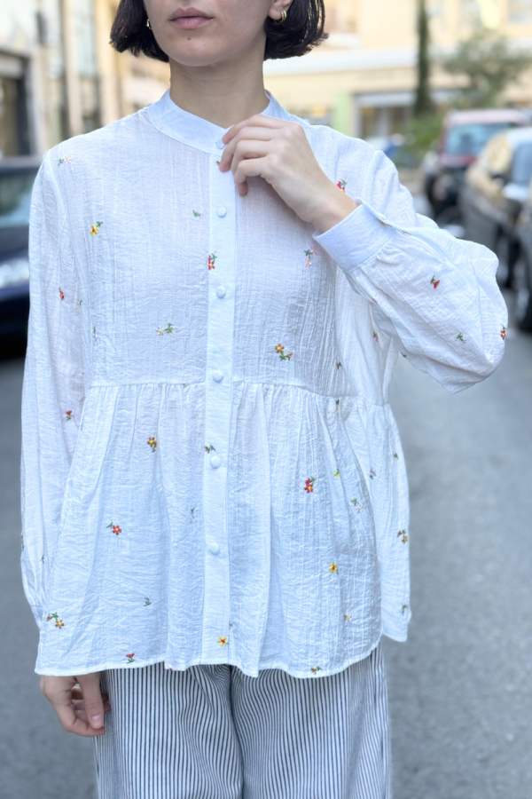 Shirt with Embroidered Flowers White