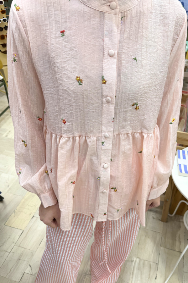 Shirt with Embroidered Flowers Pink